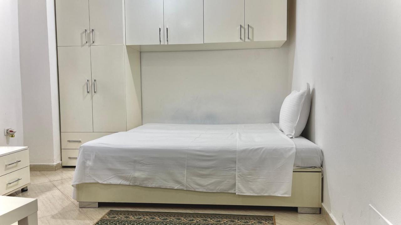 Brilant Studio Apartment City Center Tirana Buitenkant foto